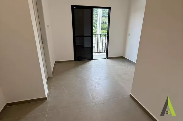 Sobrado Novo em Condomínio Fechado de São Roque! 