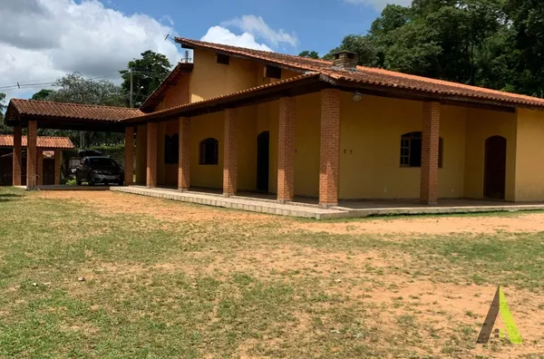 Chácara Rodeado de Muito Verde em São Roque!