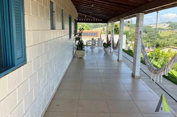 Chácara em Condômino Fechado de Mairinque!