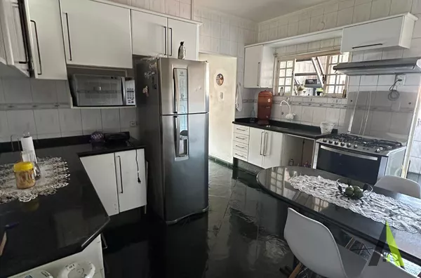 Sobrado em Bairro Tradicional de São Roque!