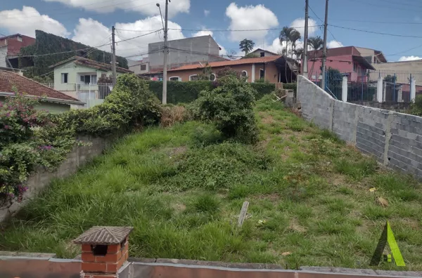 Terreno no Centro de São Roque!