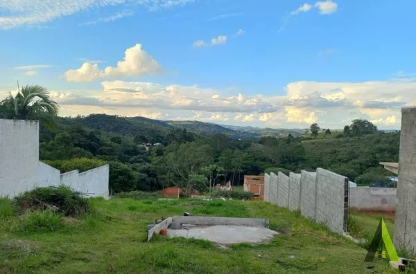 Terreno em Condomínio Fechado de Alto Padrão em São Roque!