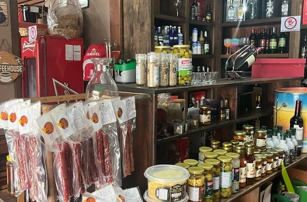 Empório Completo na Estrada do Vinho!