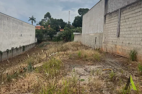 Terreno no Centro de São Roque!