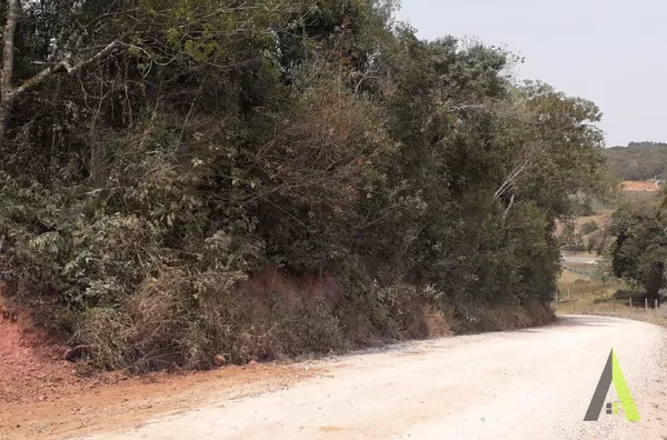 Terreno na Estrada do Vinho em São Roque! 