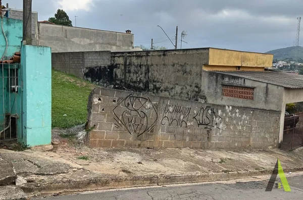 Terreno Plano em Bairro Tradicional em São Roque! 