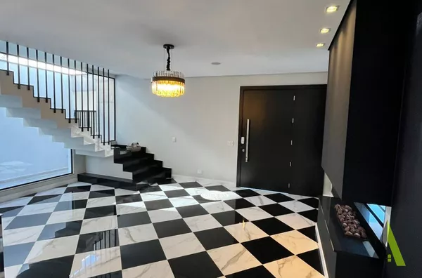 Sobrado Alto Padrão  em Condomínio Fechado com Acabamento de Primeira em São Roque!