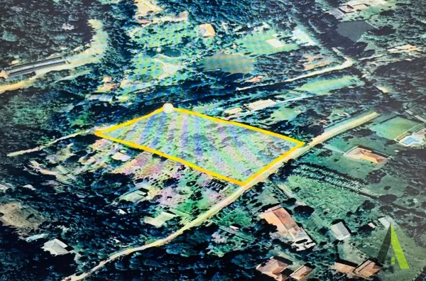 2 Terrenos Plano em São Roque!