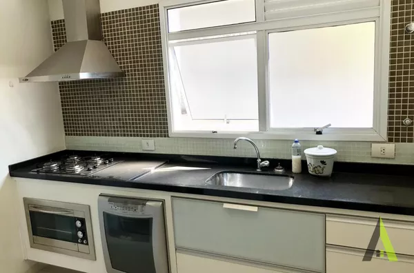  Apartamento Duplex Próximo ao Centro de São Roque! 