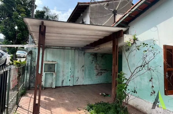 Casa Térrea em Bairro Tradicional de São Roque! 