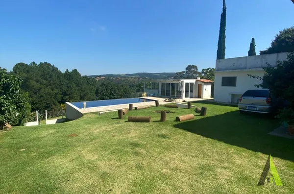 Chácara em Condomínio Porta do Sol em Mairinque! 