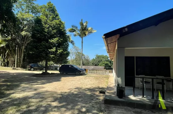 Chácara em Região Nobre de São Roque!