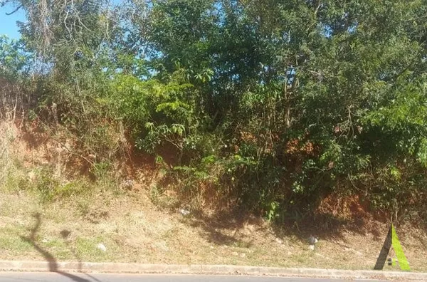 Terreno Plano em Bairro Tradicional de São Roque! 