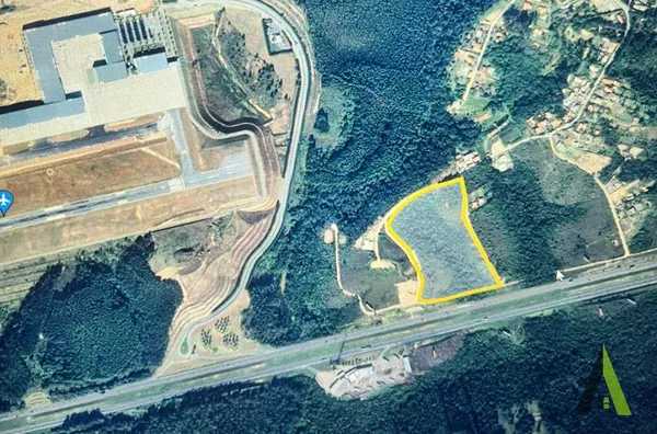 Oportunidade de Investimento Excepcional: Terreno Próximo ao Aeroporto e Outlet Catarina!