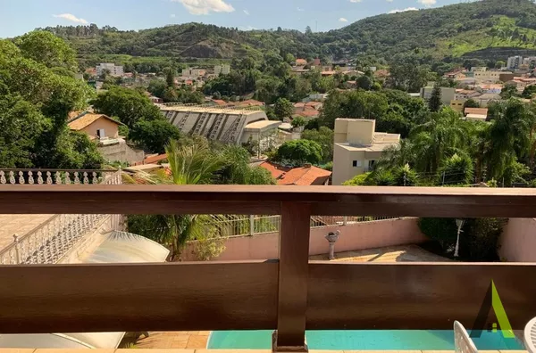 Sobrado com Área Gourmet completa  em Bairro Nobre de São Roque!