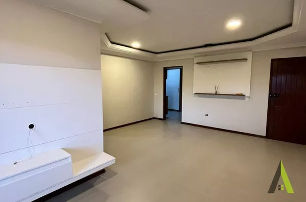 Apartamento Rico em Planejados em Condomínio de São Roque!