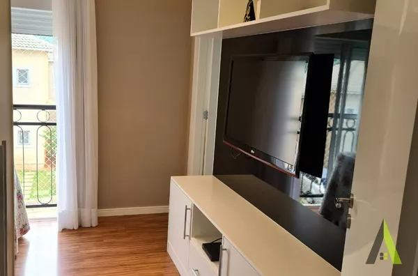 Casa em Condomínio Fechado em São Roque!