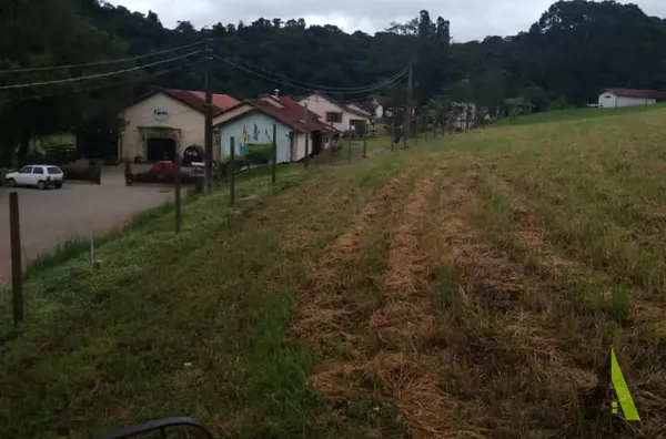 Terreno com Topografia Privilegiada na Estrada do Vinho em São Roque!