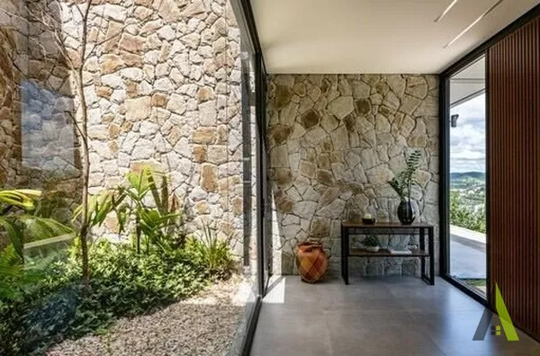 Casa de Alto Padrão em Condomínio de São Roque!