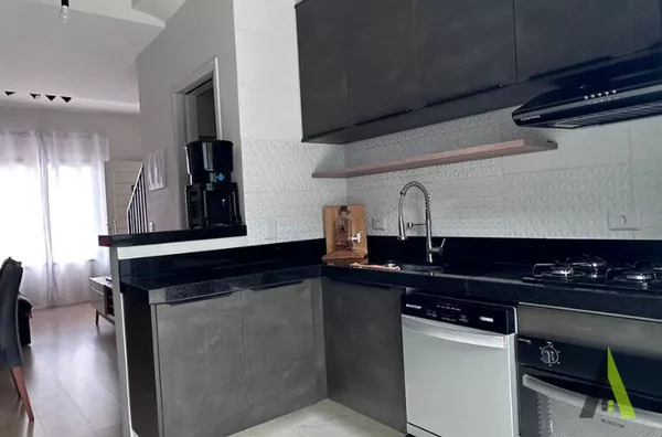 Sobrado em Condomínio Resort no Coração de São Roque!