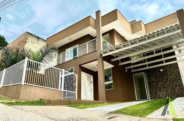 Casa em Condomínio Fechado em São Roque! 