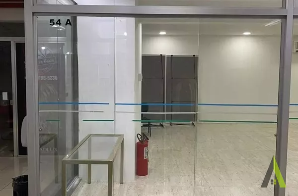 Sala Comercial Decorada em São Roque!