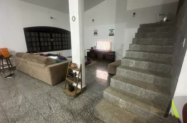 Casa Disponível para Locação em São Roque! 