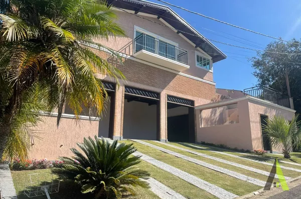 Casa em Condomínio Fechado de Alto Padrão em São Roque! 