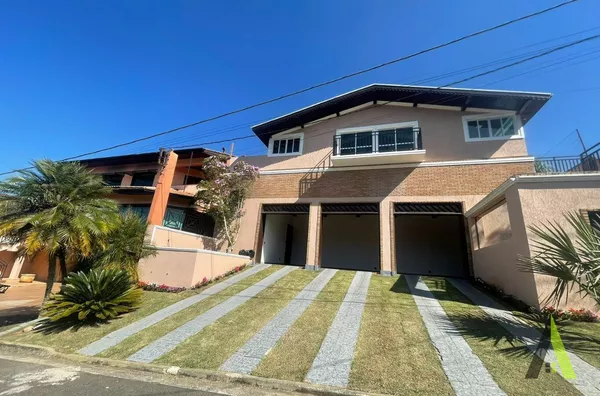 Casa em Condomínio Fechado de Alto Padrão em São Roque! 