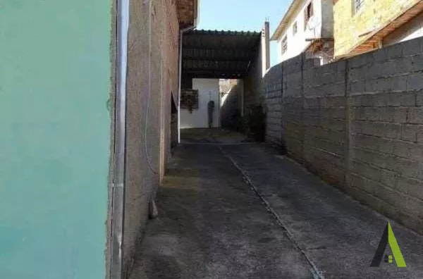 Sobrado com Edícula em Mairinque!