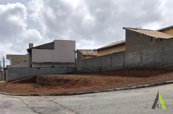 Terreno Plano Pronto para Construir no Roteiro do Vinho em São Roque!