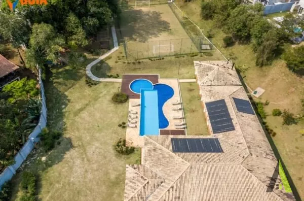 Sobrado em Condomínio Fechado de Alto Padrão com Área Verde em São Roque!