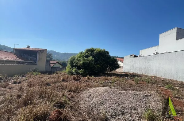 Terreno com 4 lotes Prontos para Construir!