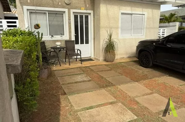 Casa Térrea em Condomínio em Mairinque! 