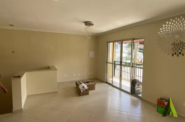 Casa em Bairro Tradicional em São Roque! 