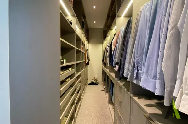 Casa de Alto Padrão em Condomínio Fechado em São Roque! 