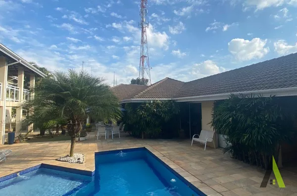 Casa Alto Padrão no Centro de São Roque! 