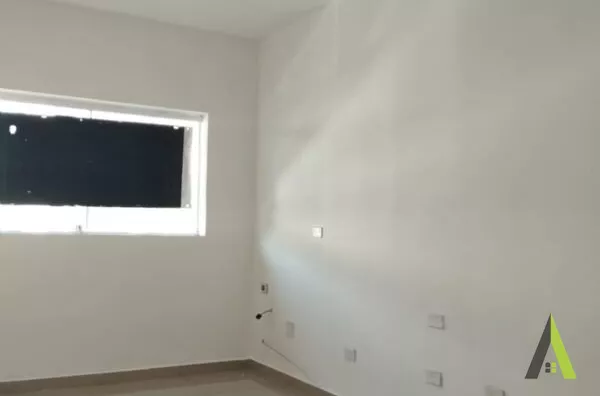 Sala Comercial no Centro de São Roque! 