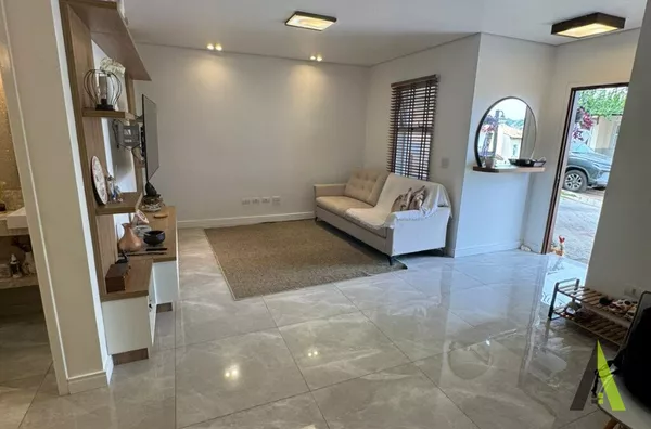 Sobrado em Condomínio Fechado de São Roque!