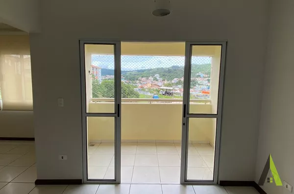 Apartamento Duplex no Centro de São Roque 