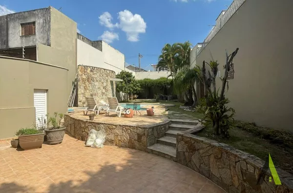 Casa de Alto Padrão em Condomínio Fechado no centro de  São Roque!