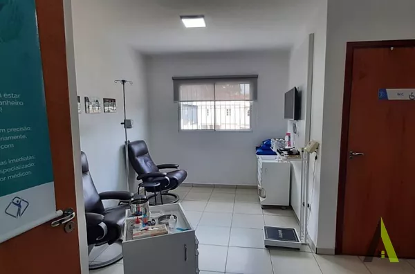 Ponto Comercial no Centro de São Roque! 