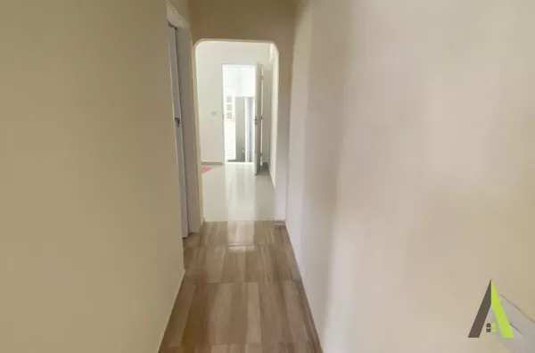 Casa Térrea em Bairro Tradicional em São Roque! 