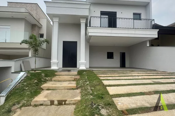 Sobrado em Condomínio Fechado com Acabamento de Primeira em São Roque!