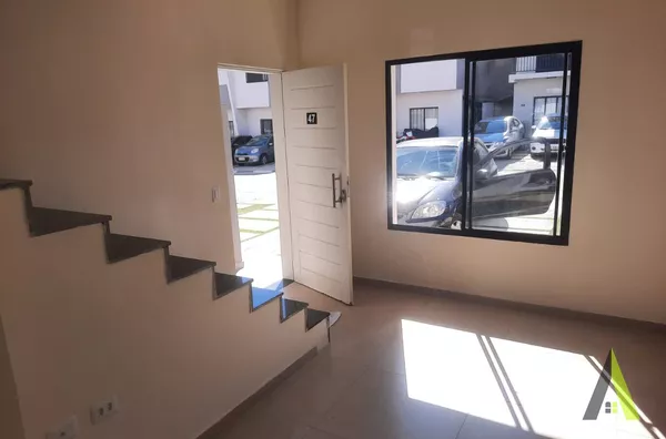 Sobrado Novo em Condomínio Fechado de São Roque! 