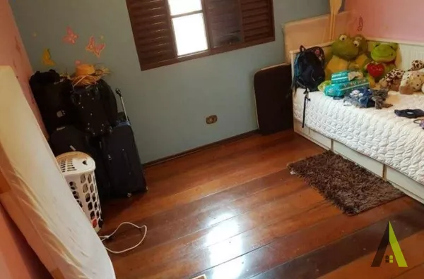 Casa no centro da cidade de São Roque!