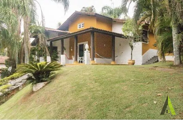 Chácara com Vista para Montanhas em Condomínio Fechado em São Roque!