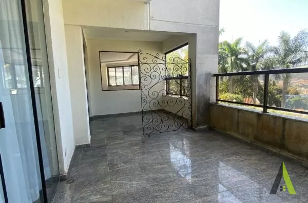 Apartamento Duplex no Centro de São Roque! 