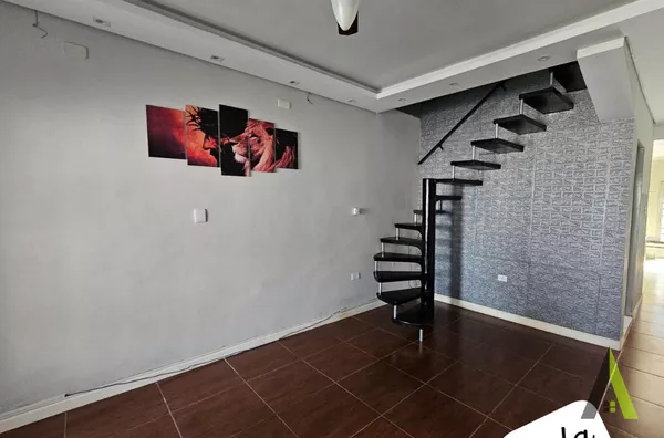 Sobrado a Venda em Mairinque no Jardim Vitória!