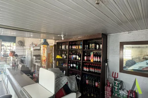 Salão Comercial de frente ao Recanto da Cascata em  São Roque!